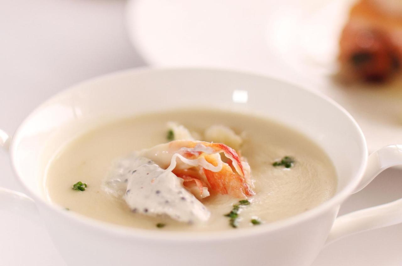 Marco Polo Hongkong Hotel Eksteriør bilde A lobster bisque
