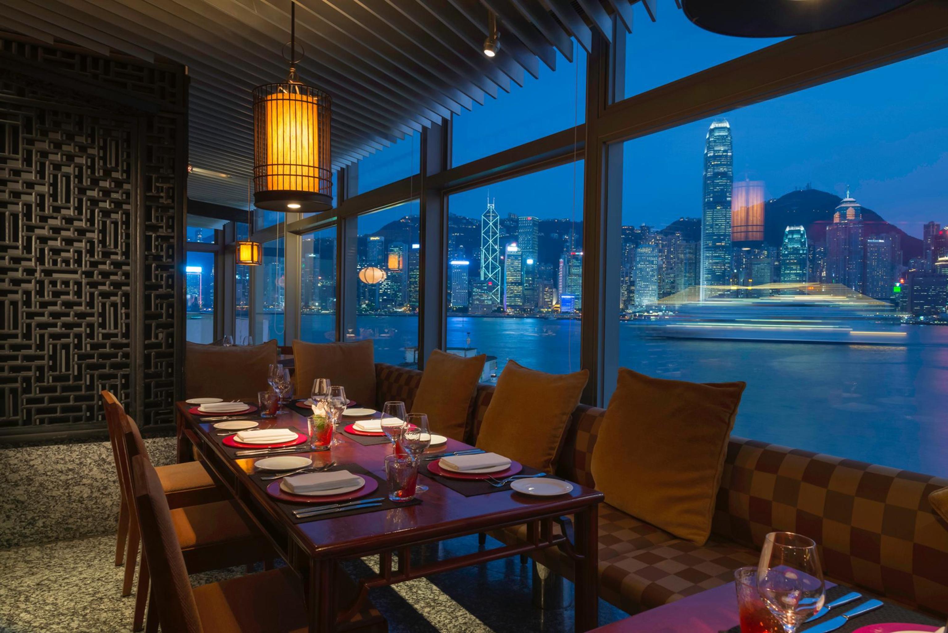 Marco Polo Hongkong Hotel Eksteriør bilde View of Victoria Harbour from the restaurant